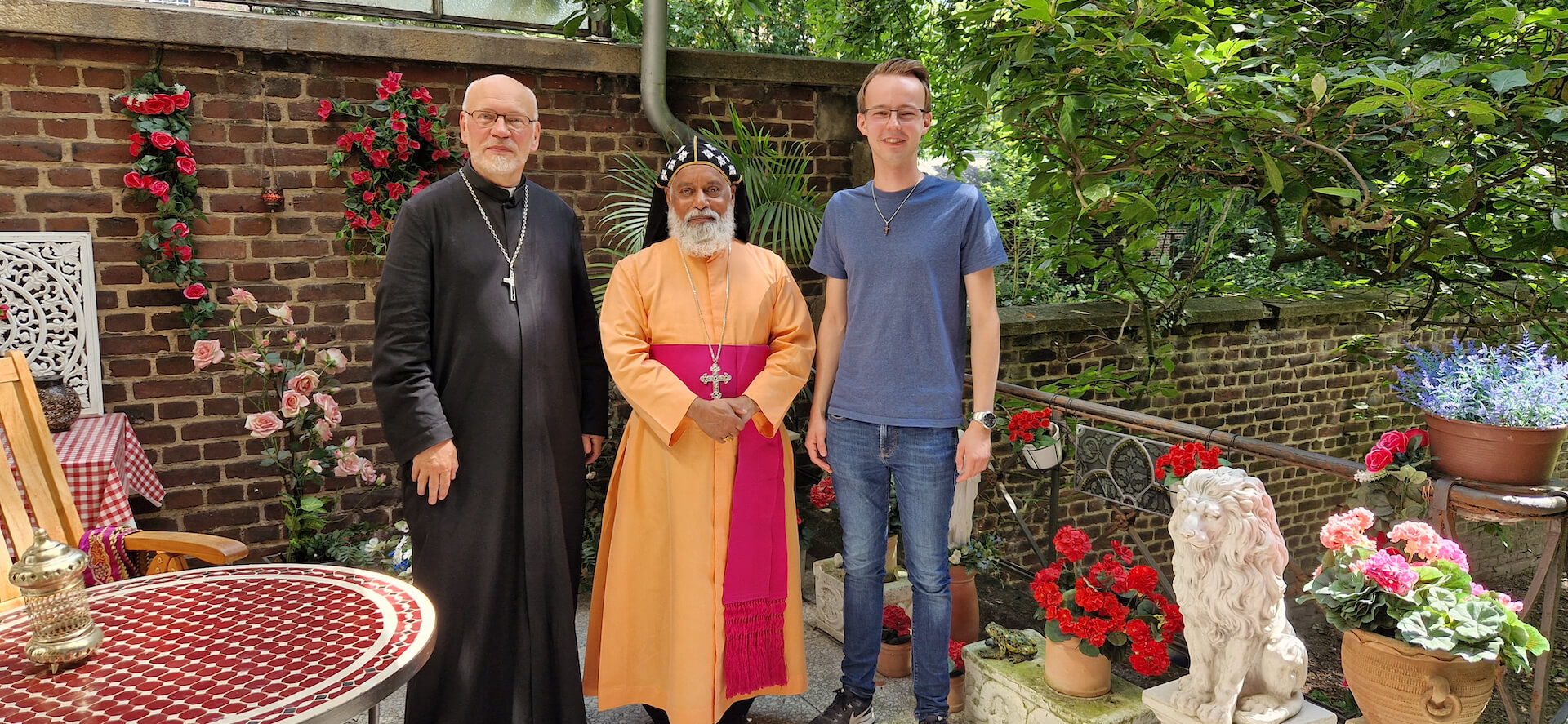 Apostolischer Visitator Bischof Yohanoon Mar Theodosius am 10.08.2025 in St. Johann, um sich selbst ein Bild von der Lage vor Ort zu machen